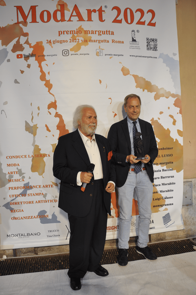 Ministro della Cultura Dario Franceschini
ritira il premio Giuseppe Battaglia