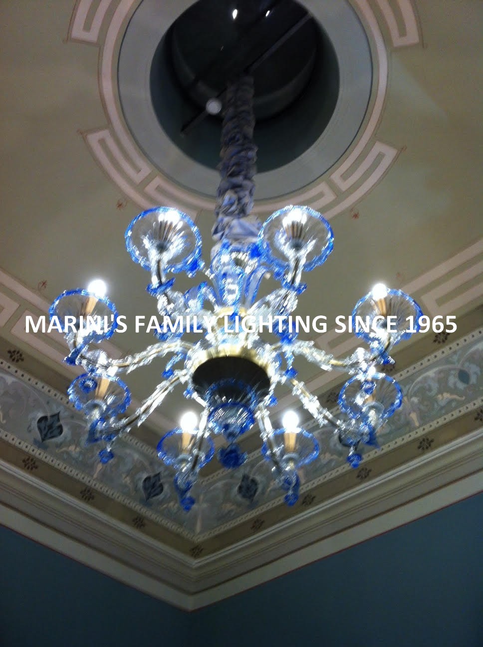 Realizzazione a progetto lampadario in vetro di Murano colore blu per sala del comunejpg
