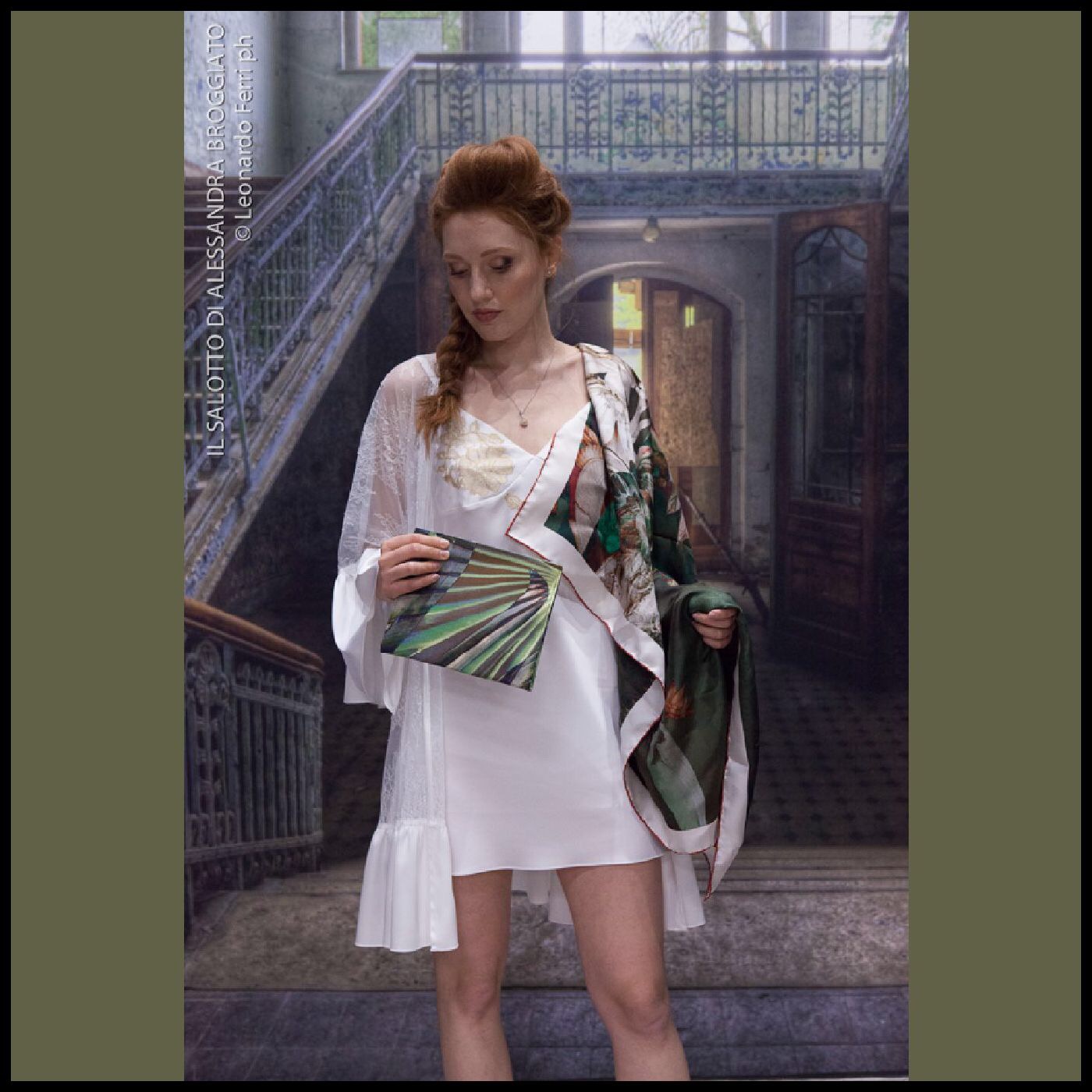 Foulard e Pochette in Pure Silk;
Camicia da notte e Kimono di Julia Stefanello Atelier