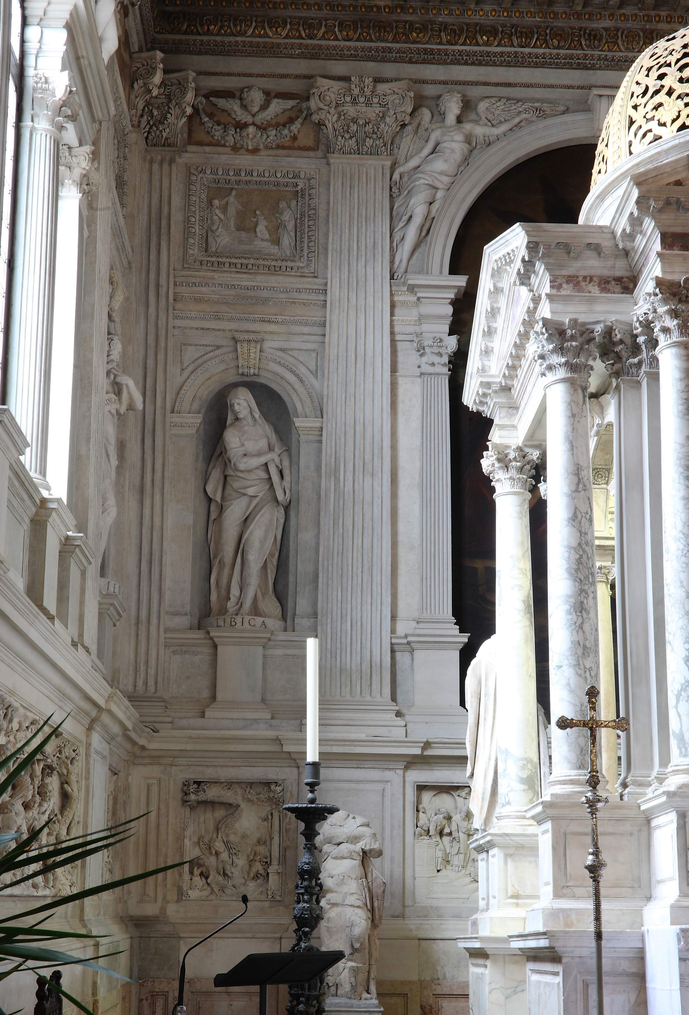 Restauro degli altorilievi lapidei e in stucco - Dopo il restauro