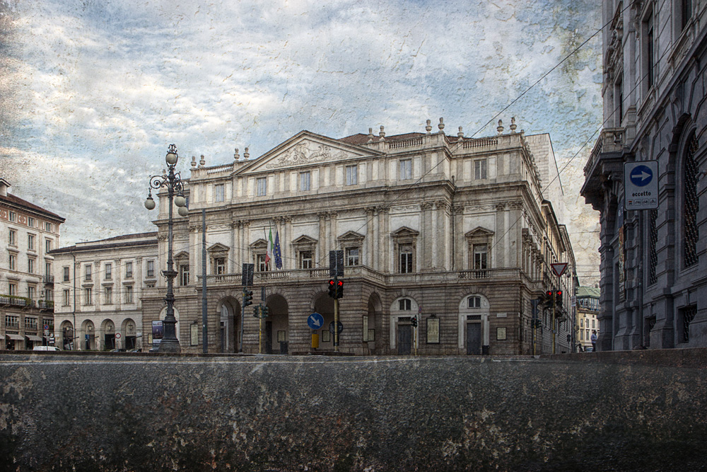 Nuove Vedute di Milano: Teatro alla Scala © 2014