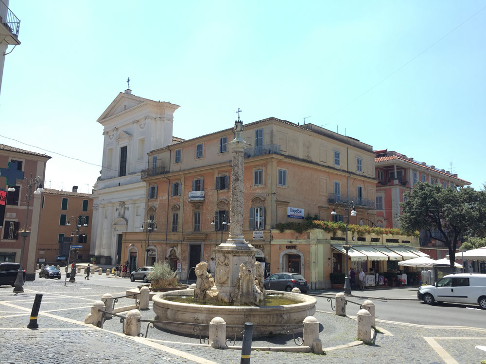 Exploring the town of Genzano di Roma
