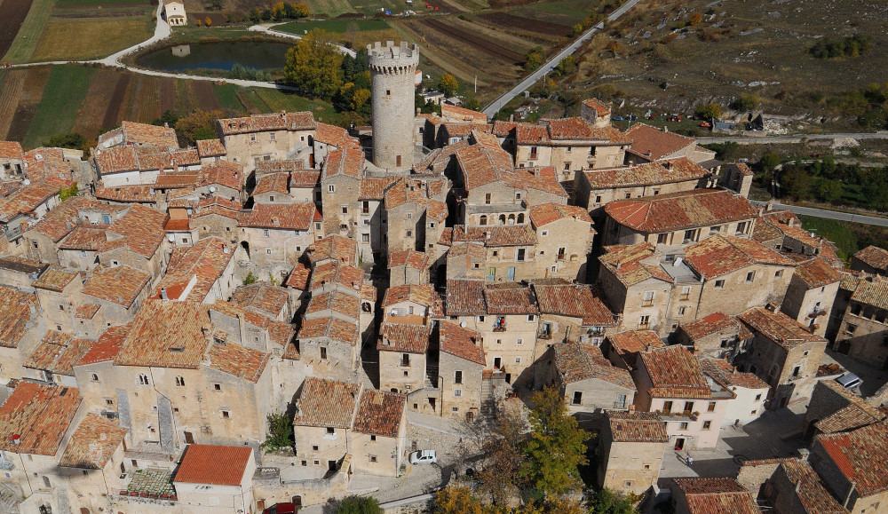 Santo Stefano di Sessanio: torna la Torre e rinasce il borgo dei Medici e della lana