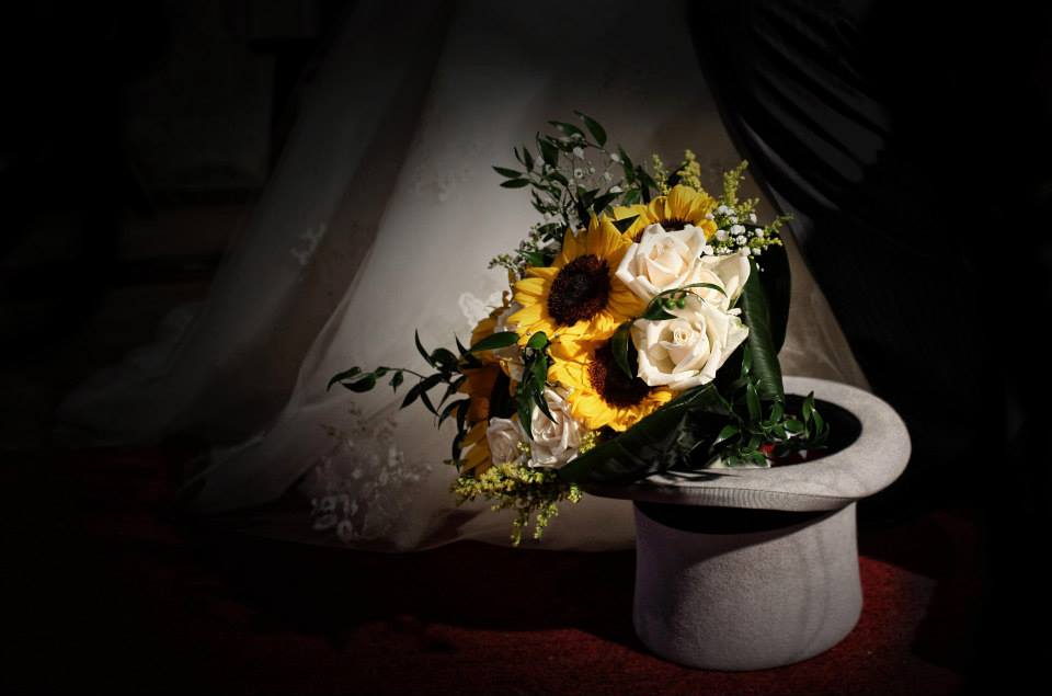 abito della sposa e bouquet