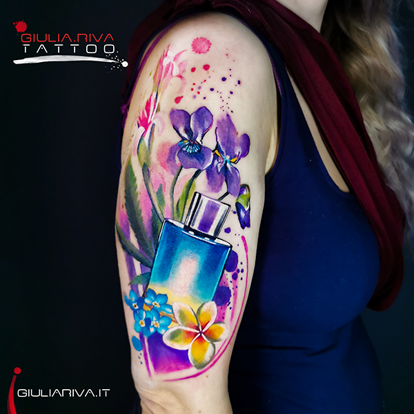 fiori tatuaggio profumo tuberosa frangipane violetta tattoo realistico watercoor