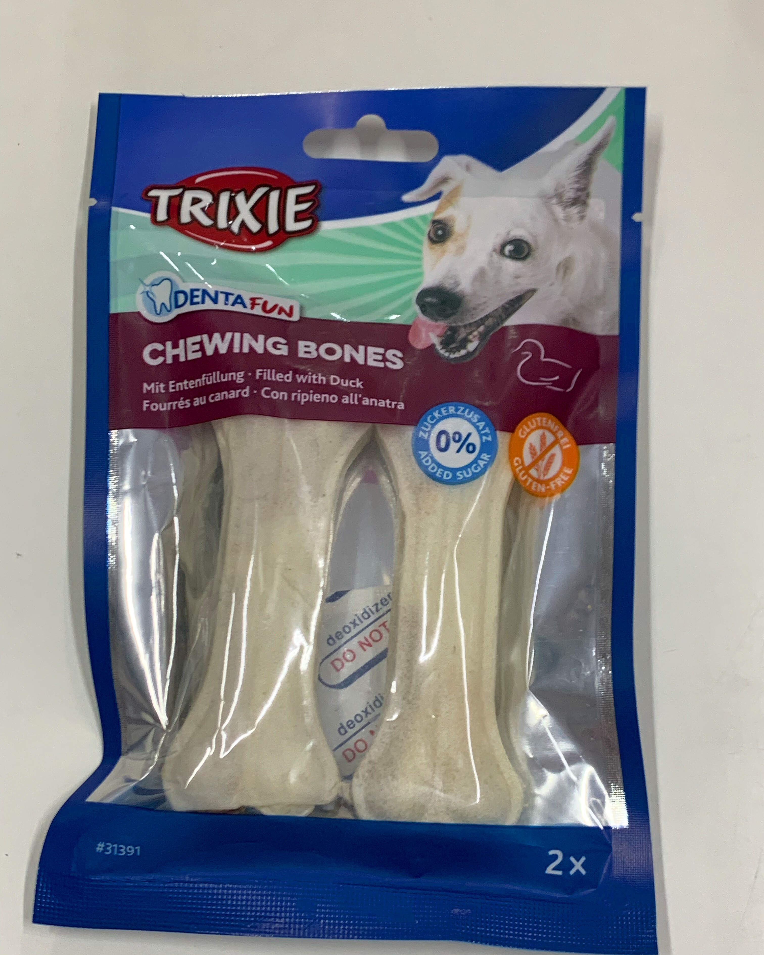Senta fun  chewing bones trixie