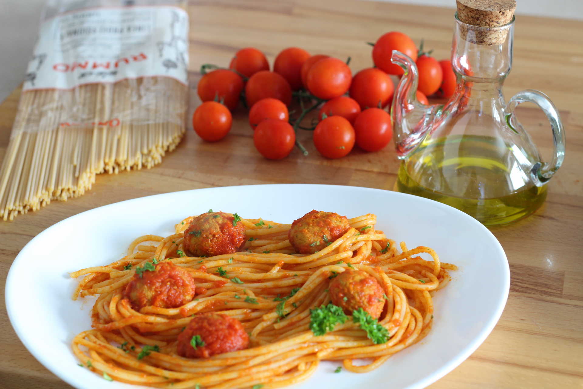 Spaghetti e polpette al pomodoro