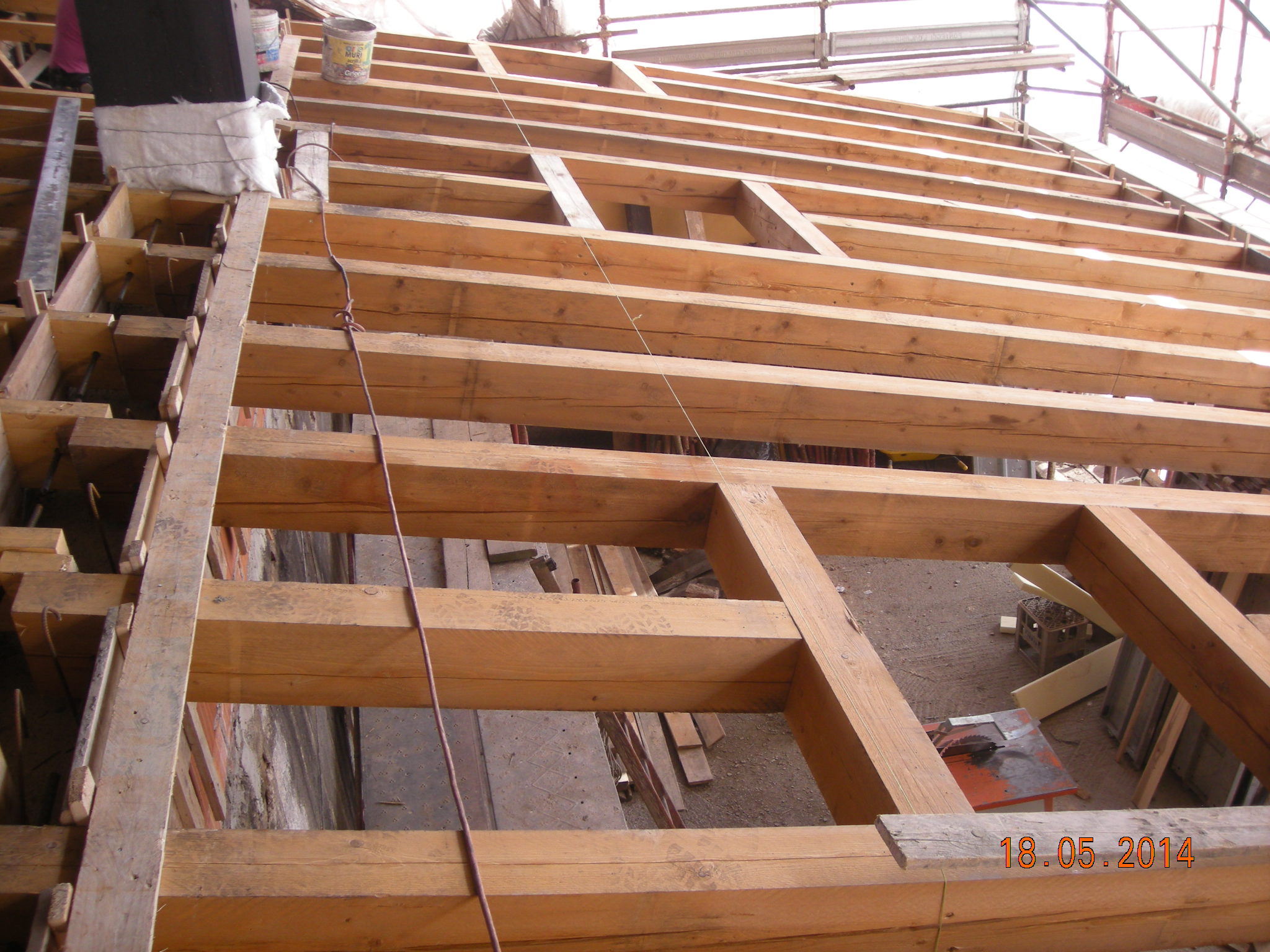 Nuovo tetto in legno