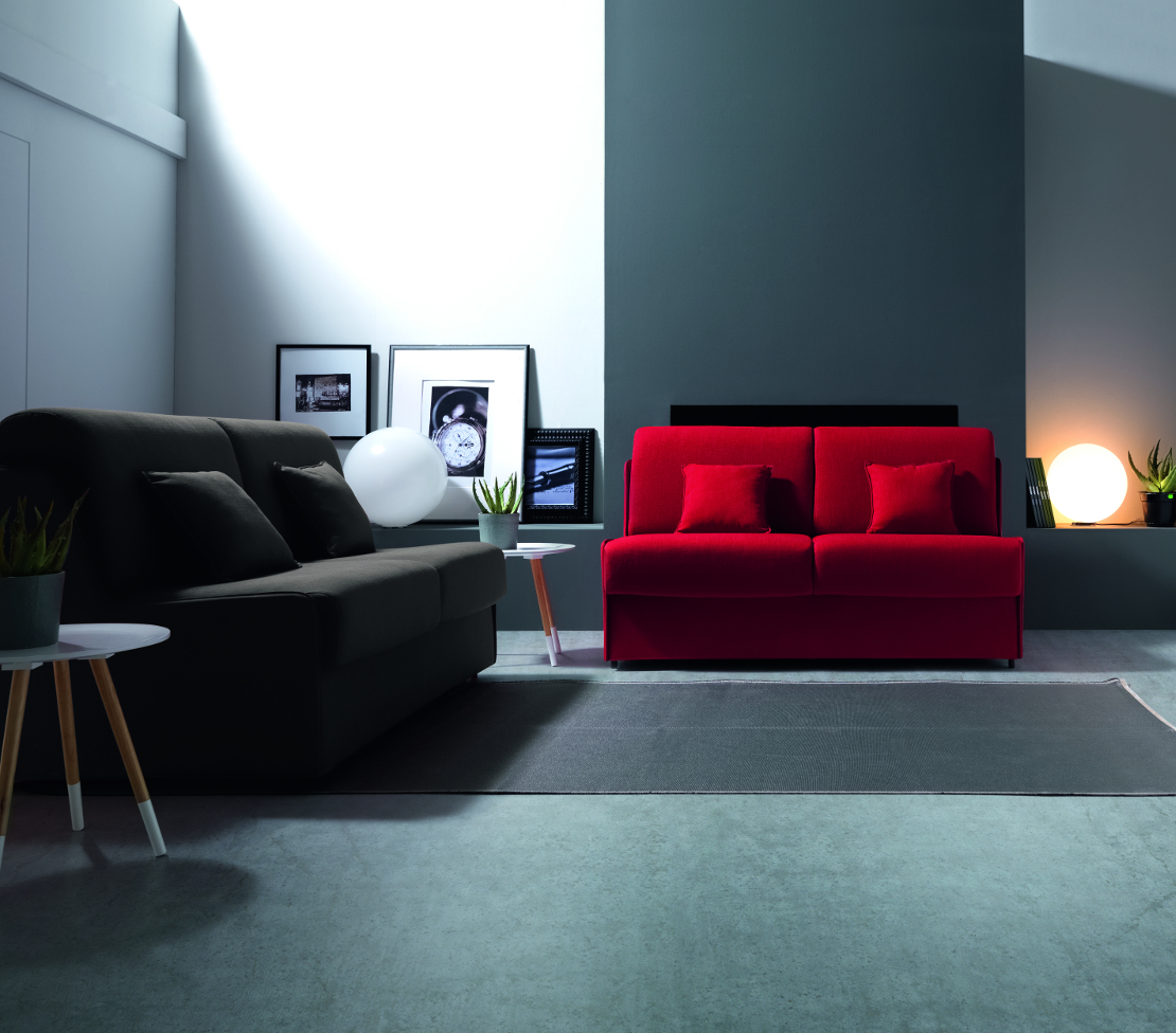 divano moderno in tessuto colore rosso