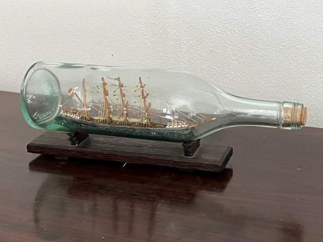 Antica nave in bottiglia