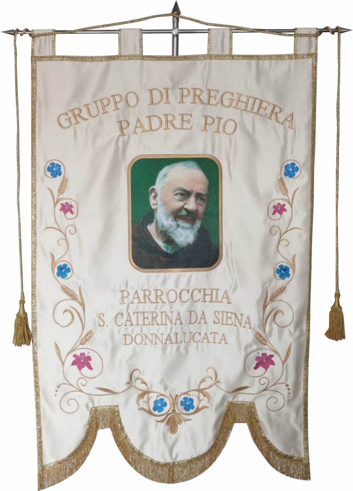Gonfalone in rasone panna, condecori in lurex e stampa di Padre Pio, rifinito con frangia lurex