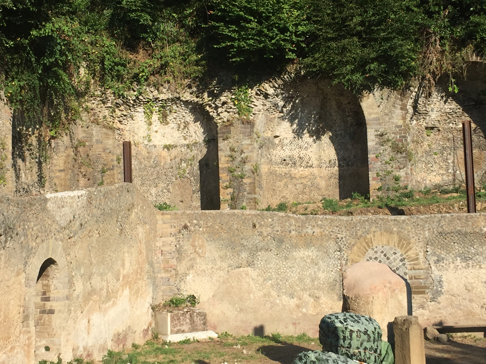 The Sacred Grove: The Sanctuary of Diana Nemorensis