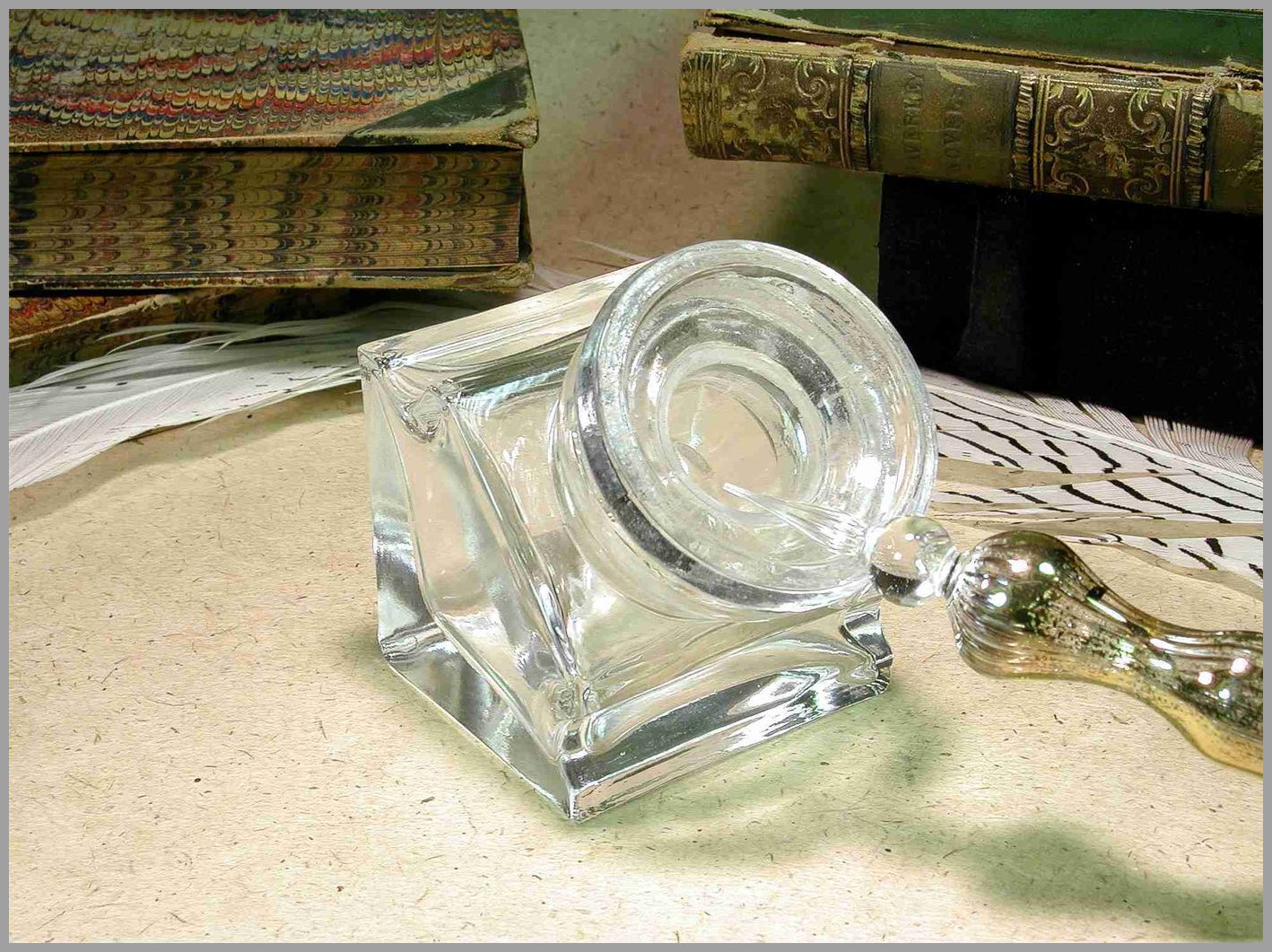 'VINTAGE' GLASS INKWELL