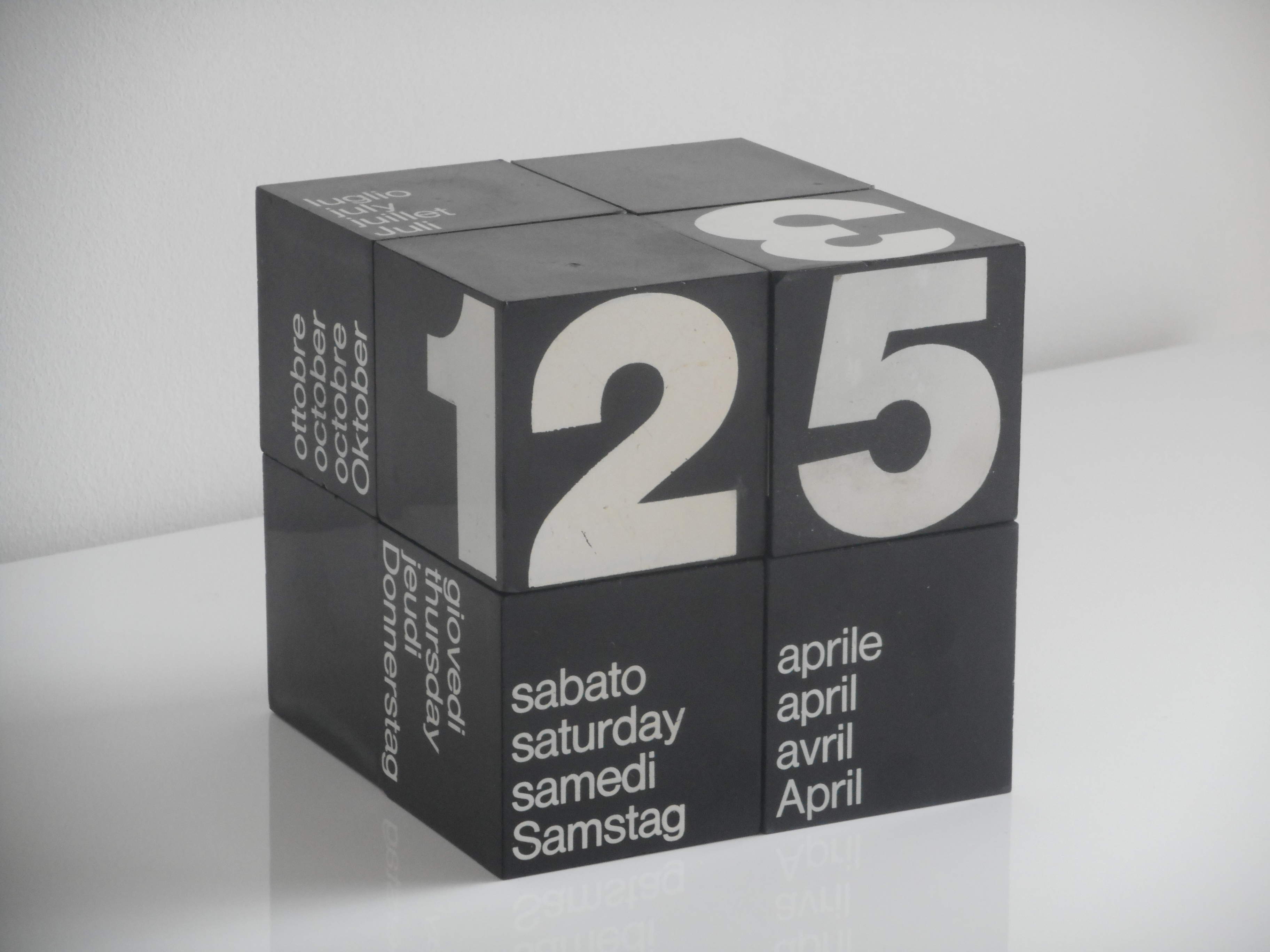 VINTAGE 720 GABBIANELLI calendar / designer ENZO MARI