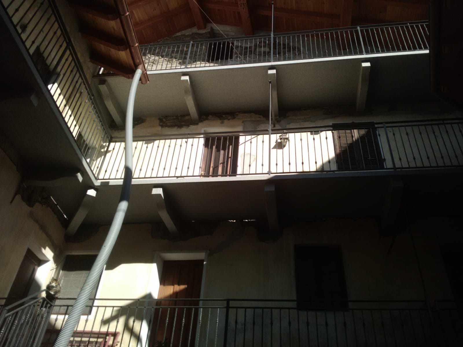 Modiglioni e balconi in Luserna Fiammata