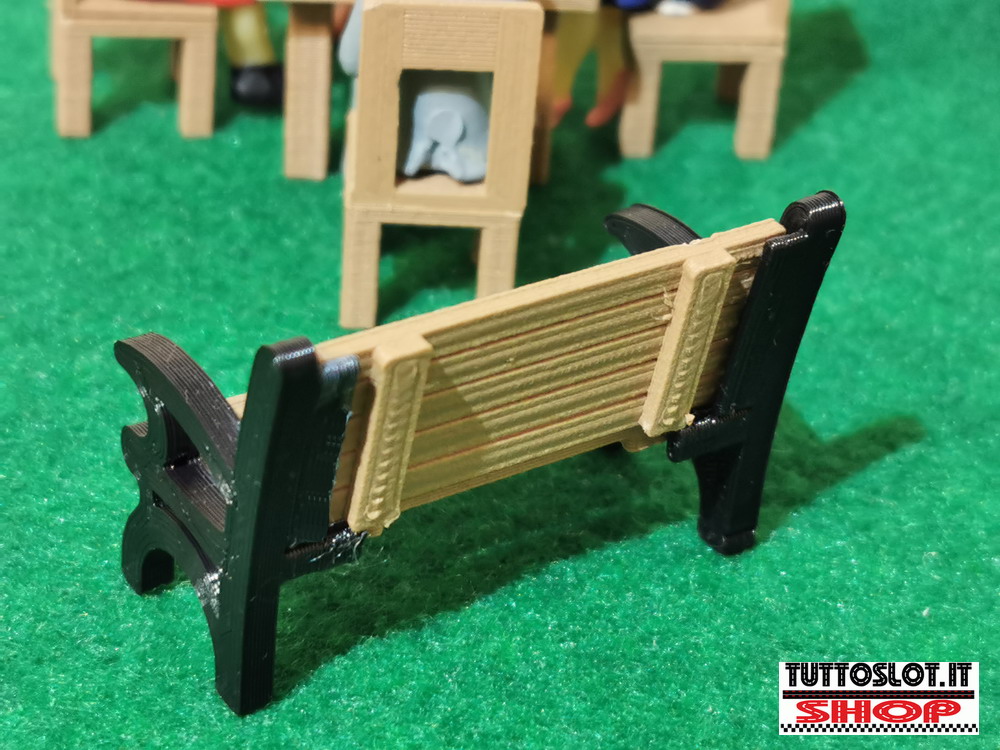 Panca color ferro e legno 1:32 4pz - Bench in iron and wood color 1:32 4 pcs
