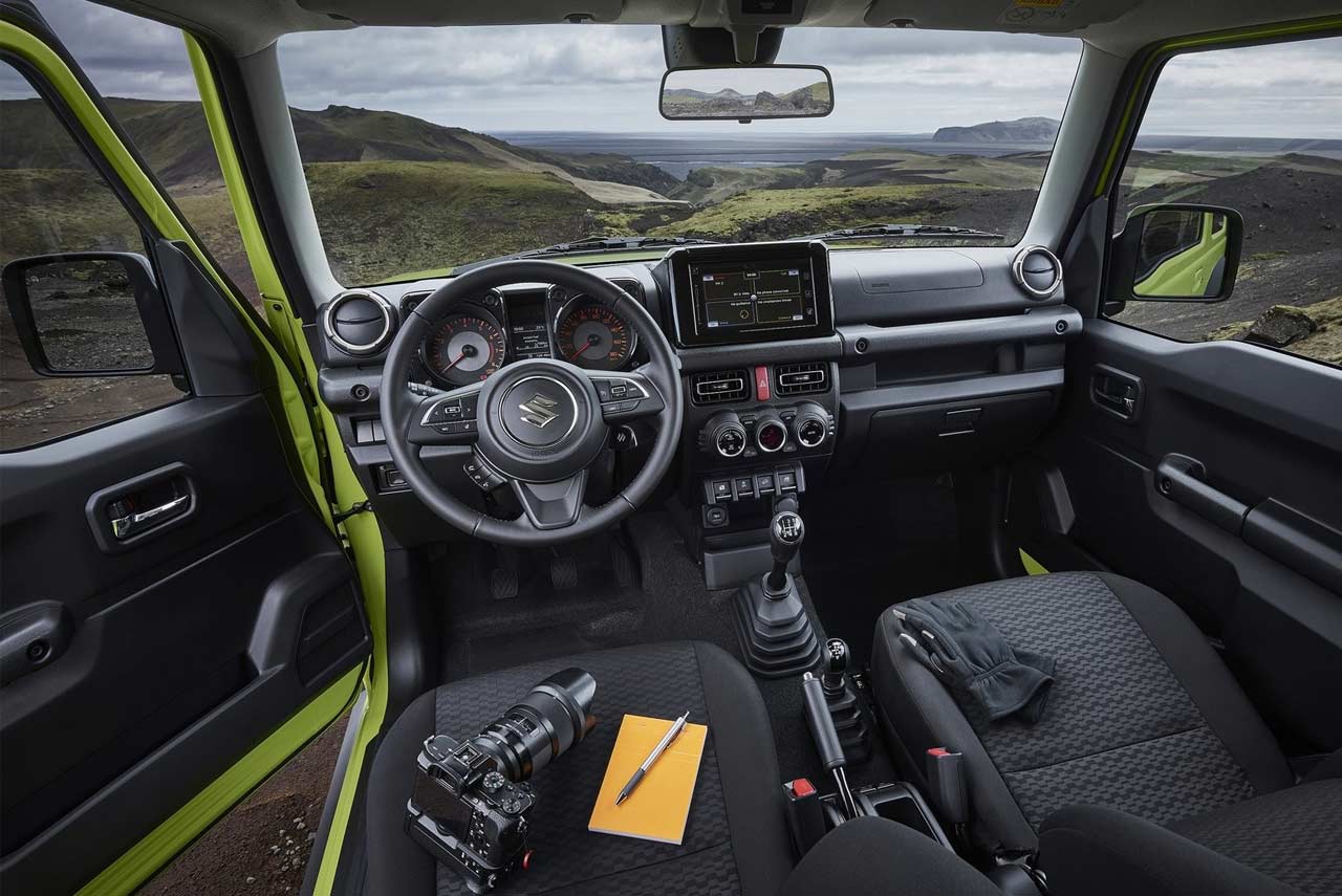 2019-Suzuki-Jimny-Interiorjpg