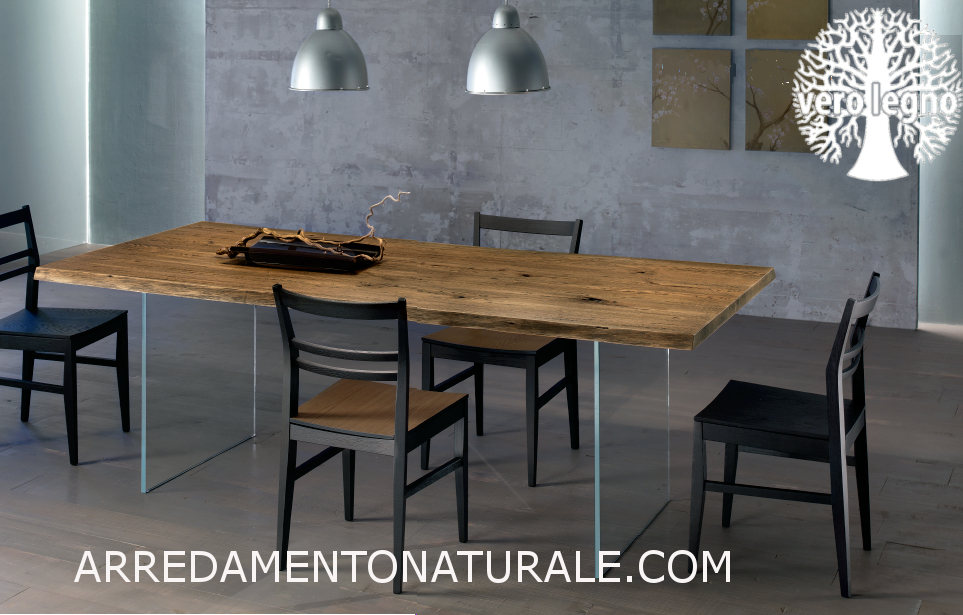 tavolo in legno massello con basi in vetro temperato extra chiaro