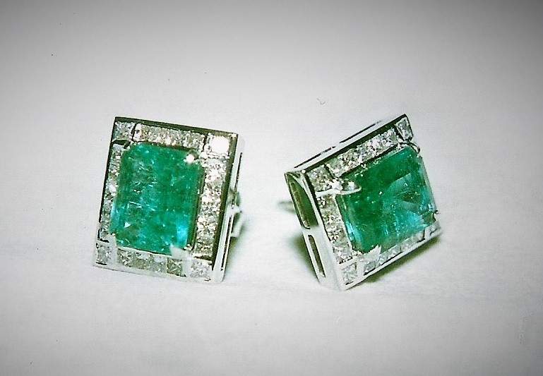 coppia smeraldi colombiani con contorno di diamanti taglio princess
