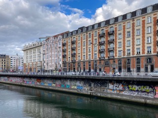 Bruxelles, chiatte e murales nella città sull'acqua