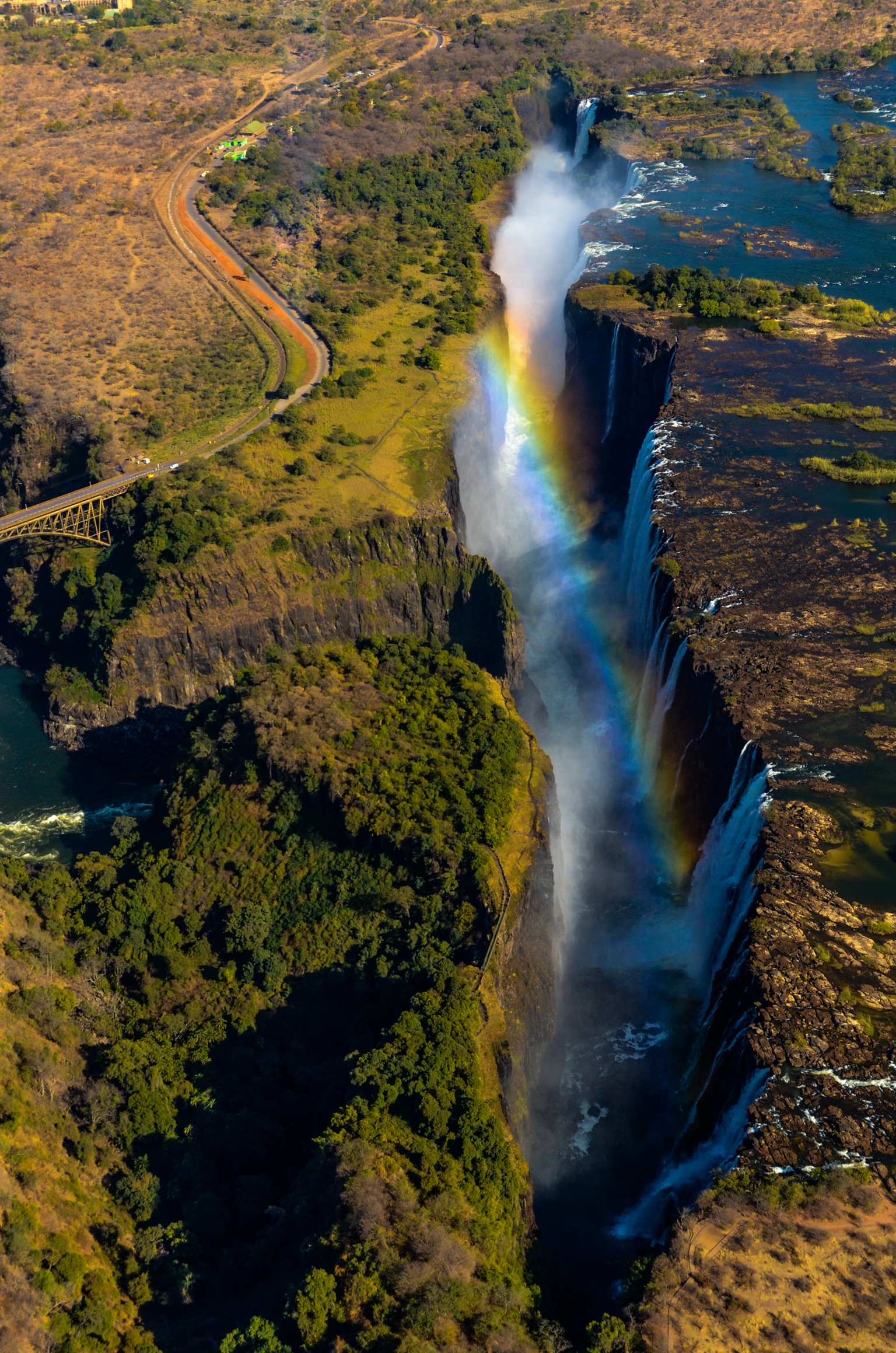 Le sontuose Victoria Fall viste dall'elicottero, Zambia 2014