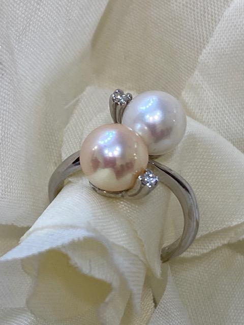 Anello oro bianco , perle e diamanti