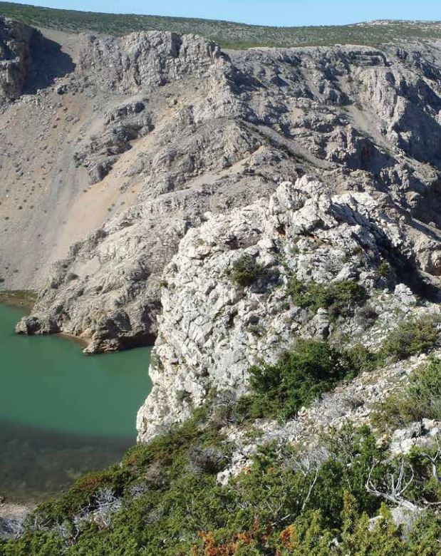 RECENSIONE - I monti del Velebit, una magica ghirlanda con i piedi nell'Adriatico