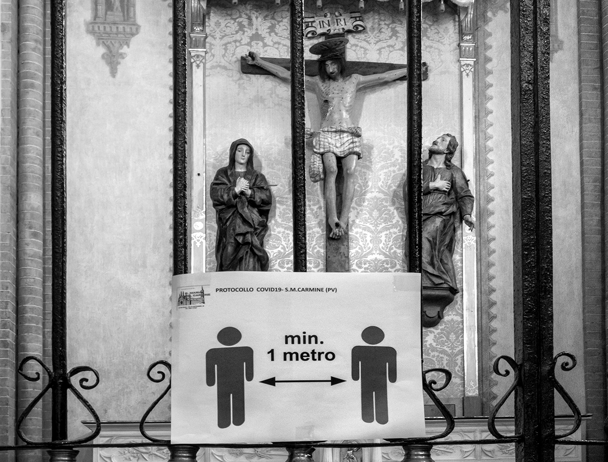 La legge è uguale per tutti. E non c’è santo che tenga! – Como, 2020 - © Alberto Scibona