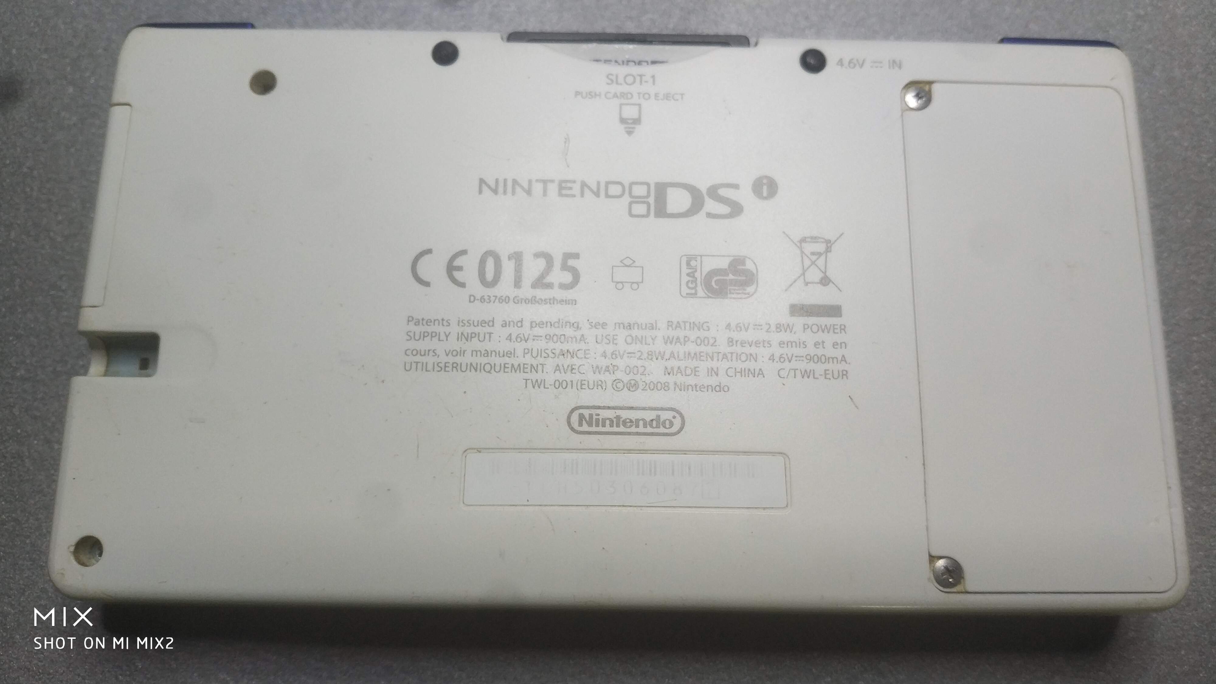 Nintendo  DSi con flashcard tipo R4 + 500 giochi + 3000 ROMS