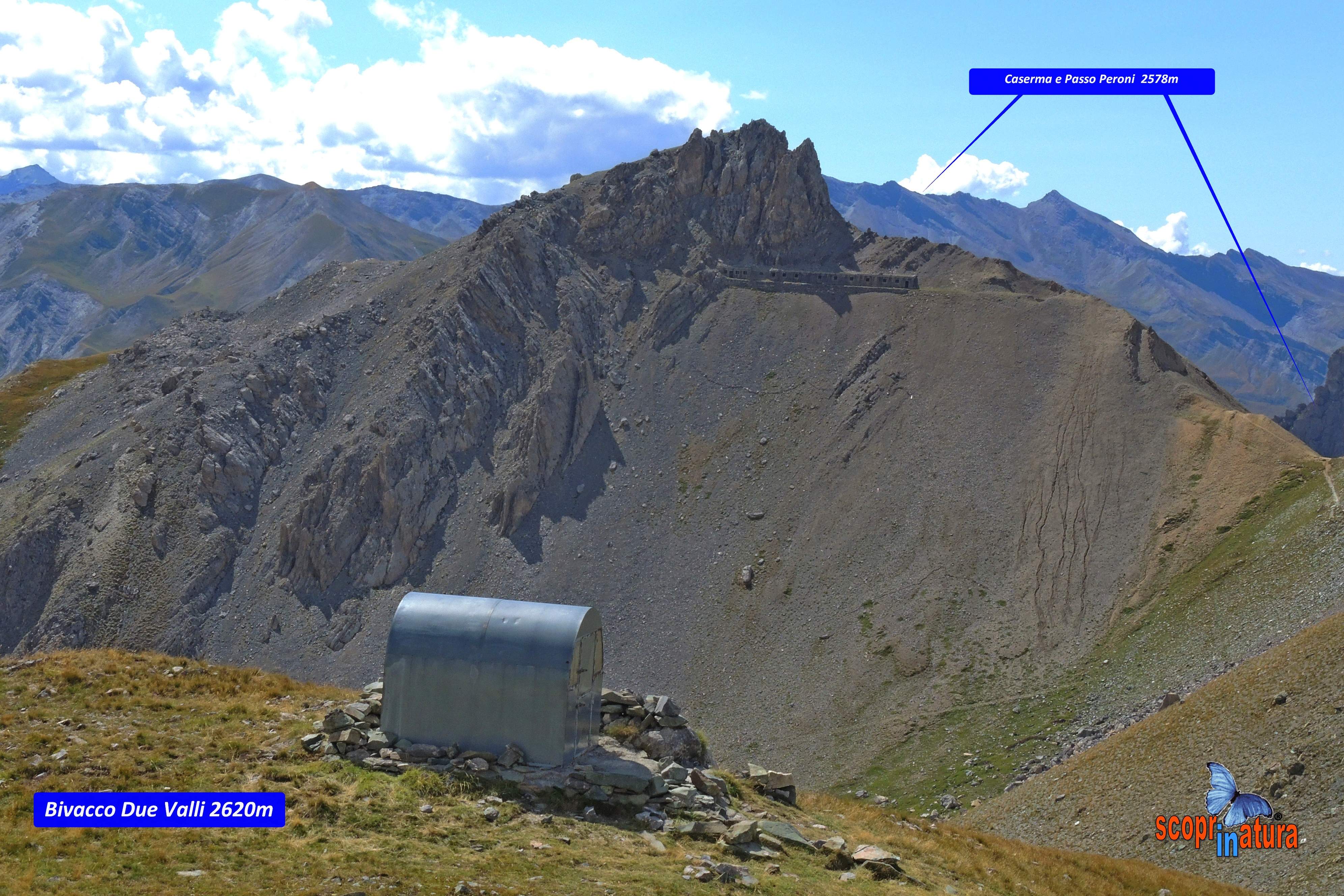 Bivacco Due Valle 2620m e vista del Passo Peroni  2578m