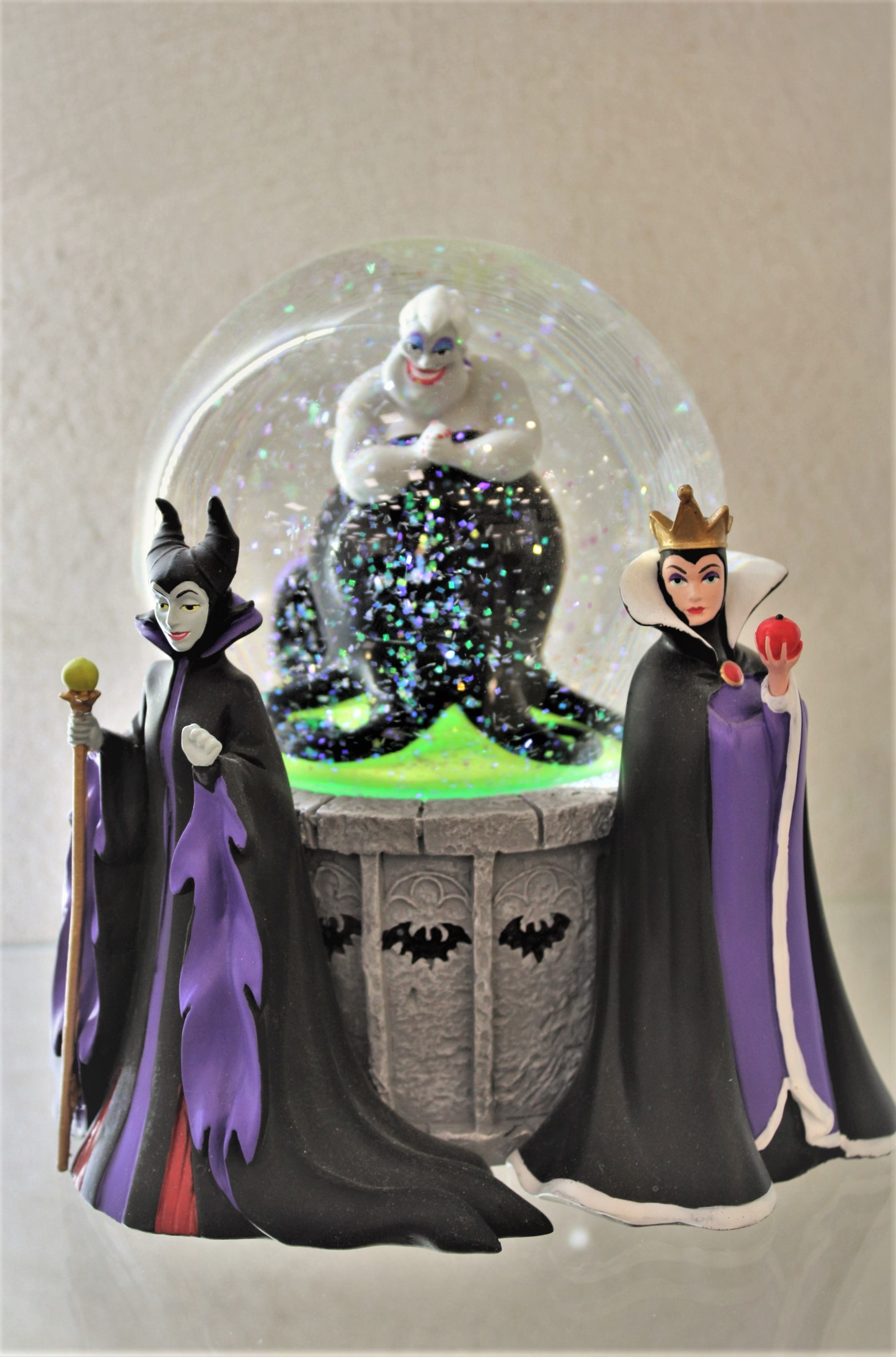 SNOWBALL LUMINOSO TRIO CATTIVI - DISNEY