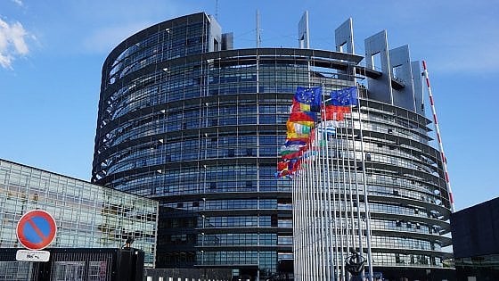 Parlamento Europeo a favore dell’estensione del roaming