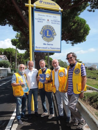 I Lions Club installano  un pannello di 'benvenuto' ai turisti L'iniziativa è stata intrapresa dai presidenti Roberto Pecchinino (Sanremo Host) e Gianni Ostanel (Sanremo Matutia)