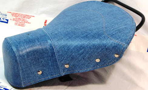 Sella triangolare corta anteriore jeans blu con borchie per VESPA PX SPRINT GL GTR TS VBB VBA VNB VN