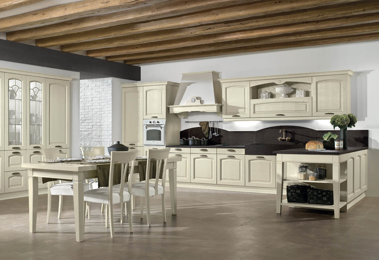 Cucina Classica con Possibilità di scelta tra diverse finiture