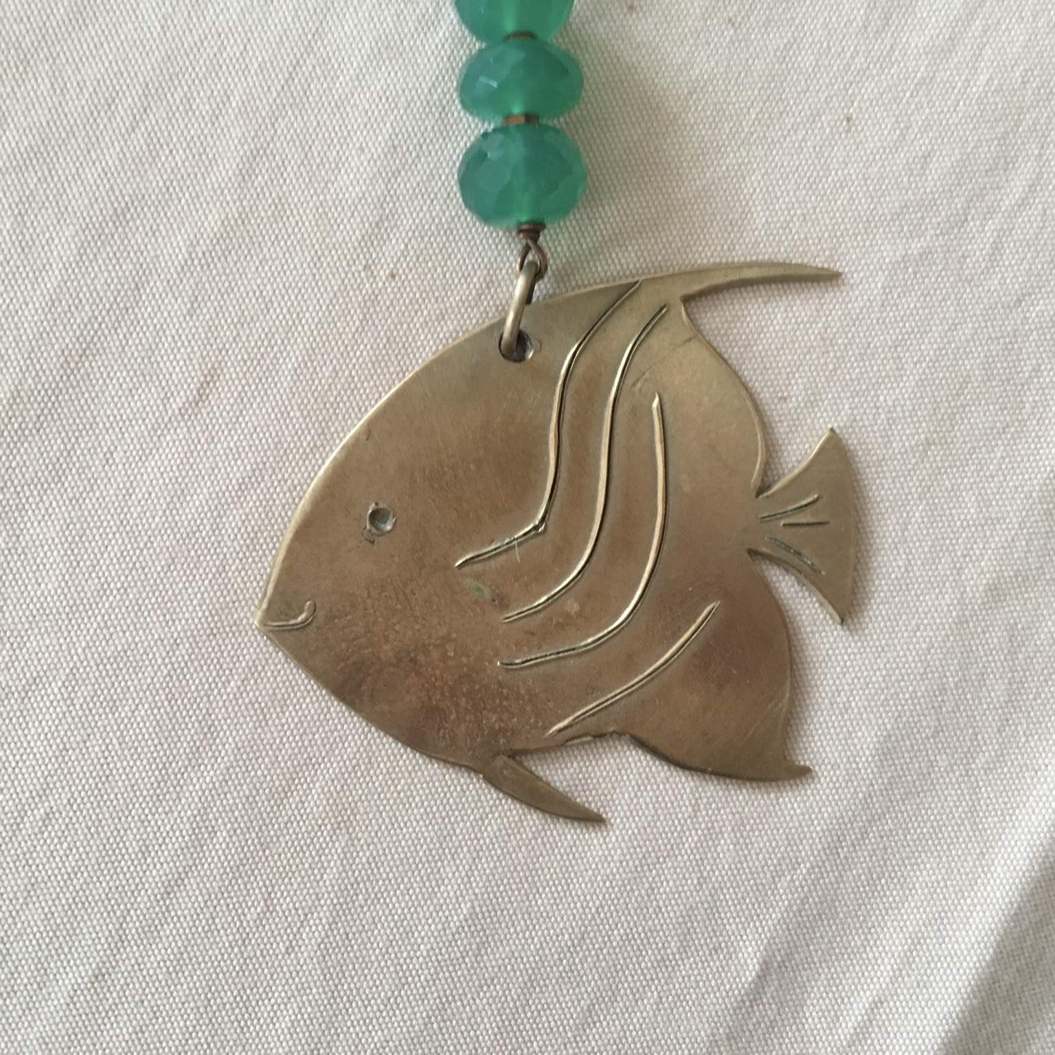 Collana realizzata a mano con pesce in bronzo