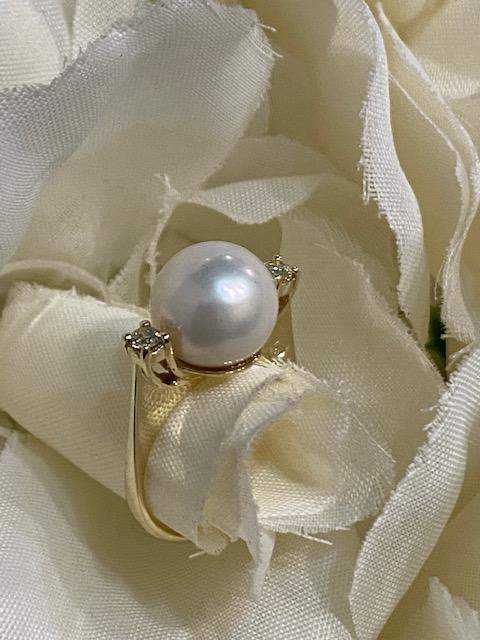 Anello perla e diamanti