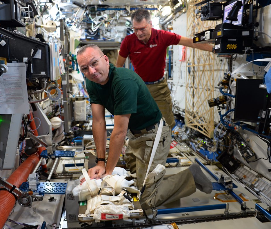 Astronaut Randy Bresnik practices CPRpng