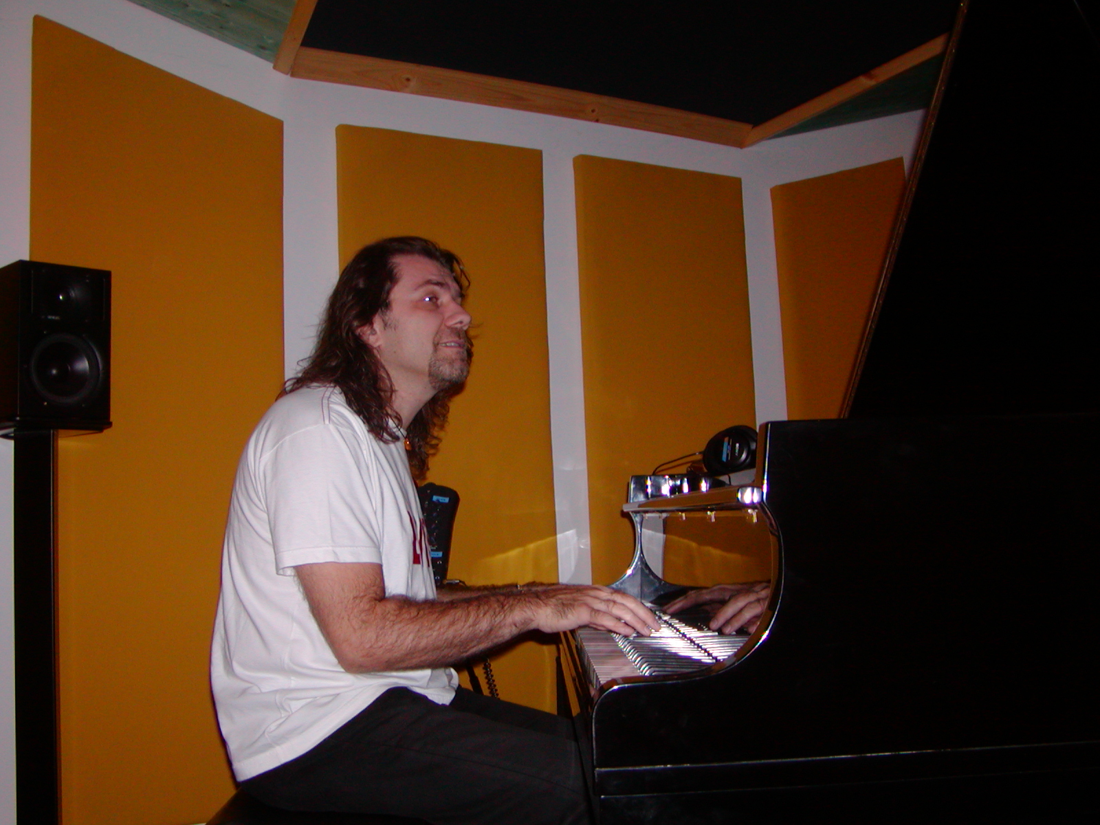 at Drumcode Studio Sesta Godano (SP) 
, during the session of the Paul Moss Album 2006