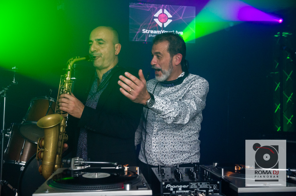 To left, Sax performance Luca Rizzo, on the right Dj on the mix Gianpiero Fatica