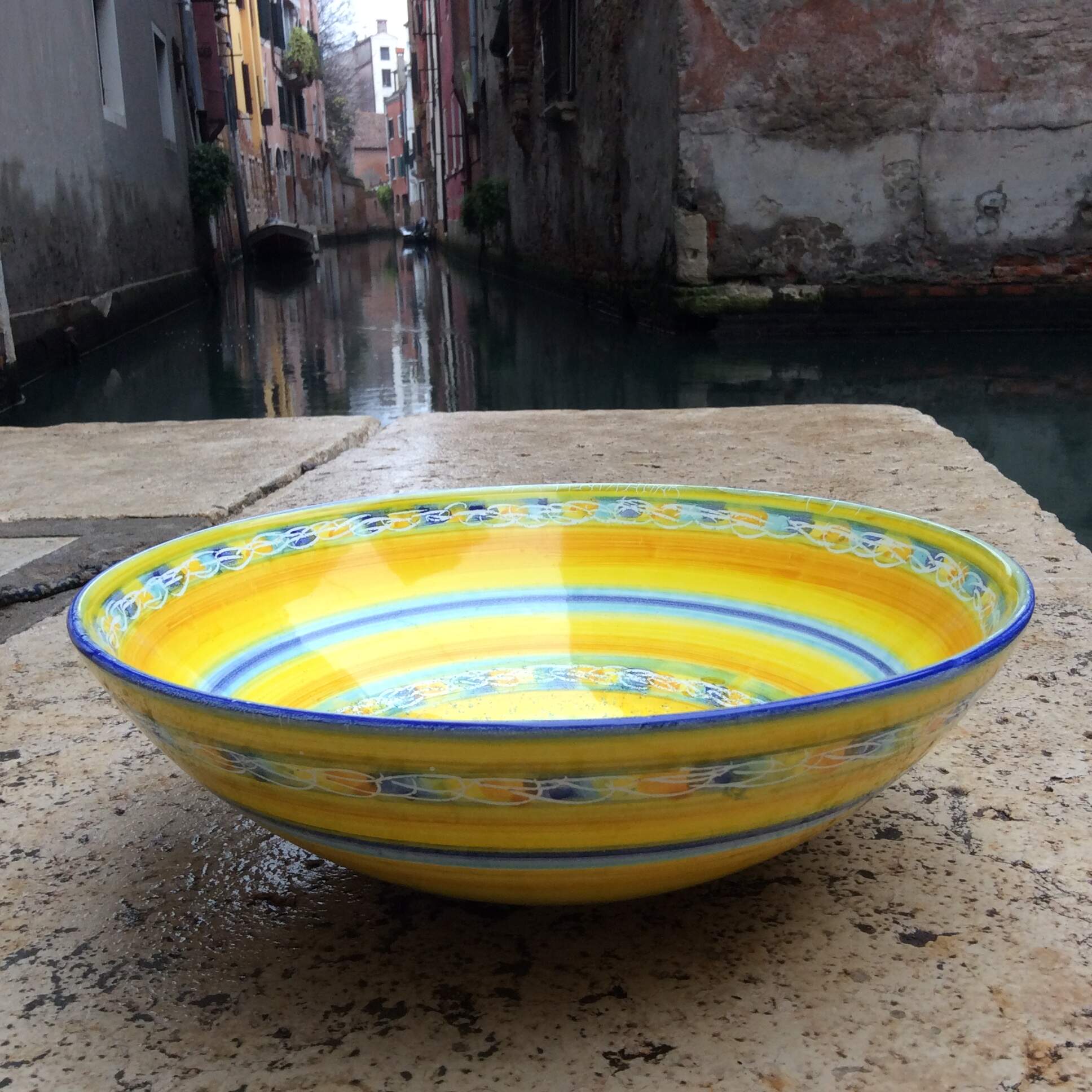 bowl 30 cm diameter greca gialla