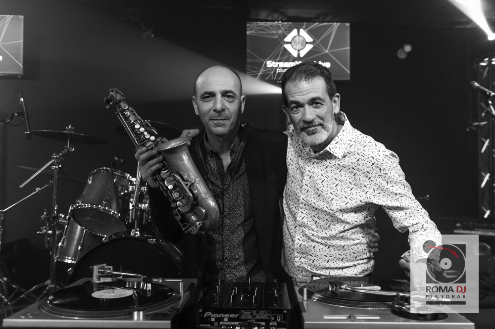To left, Sax performance Luca Rizzo, on the right Dj on the mix Gianpiero Fatica