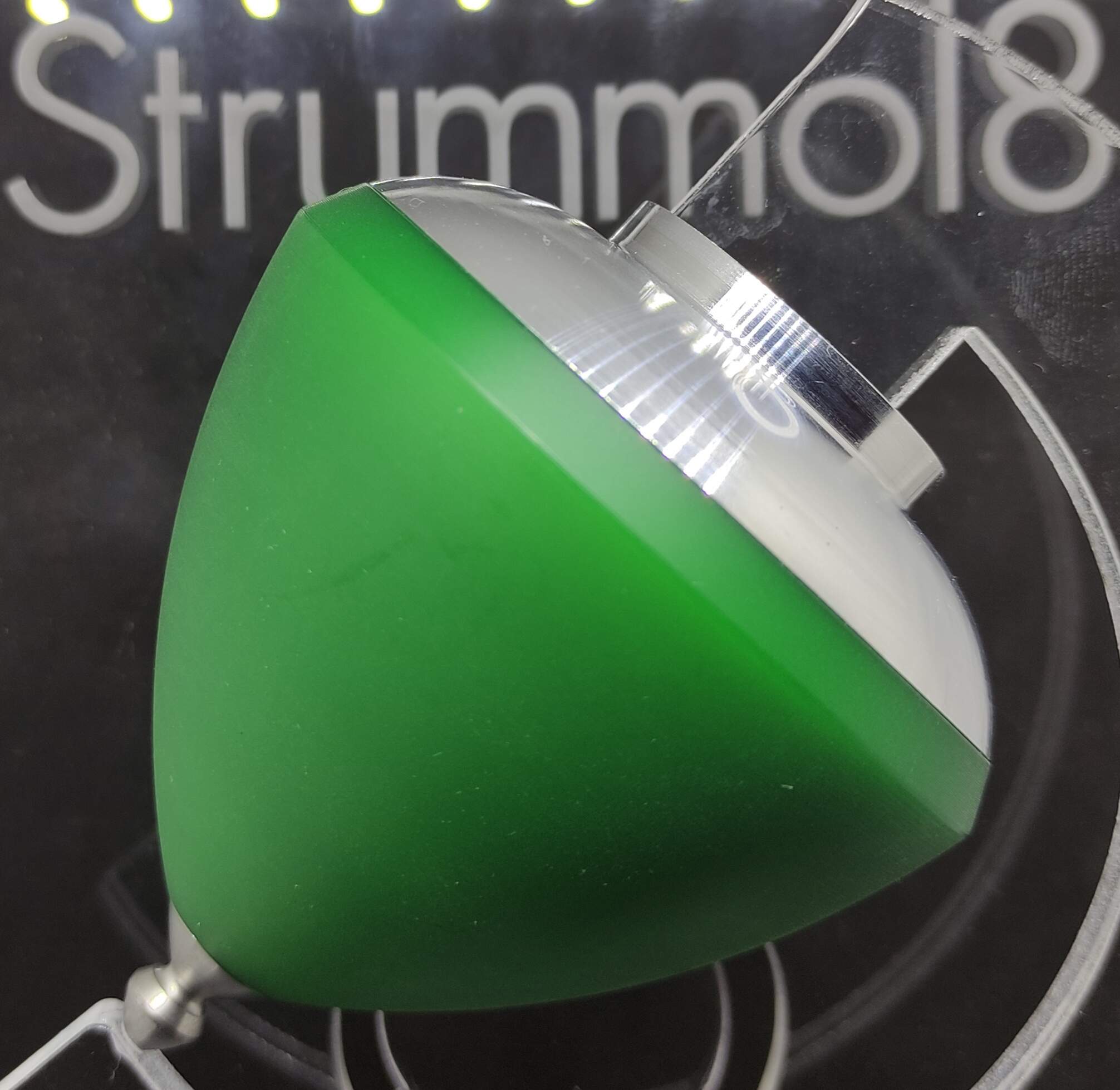 Strummol8