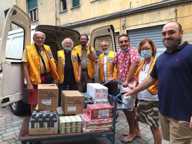 Il Lions Club Sanremo Host, per la seconda volta ritorna a fare la ‘Spesa Solidale’ per aiutare le famiglie che si rivolgono ai Frati della Mercede, all'Emporio Solidale e ai Cappuccini