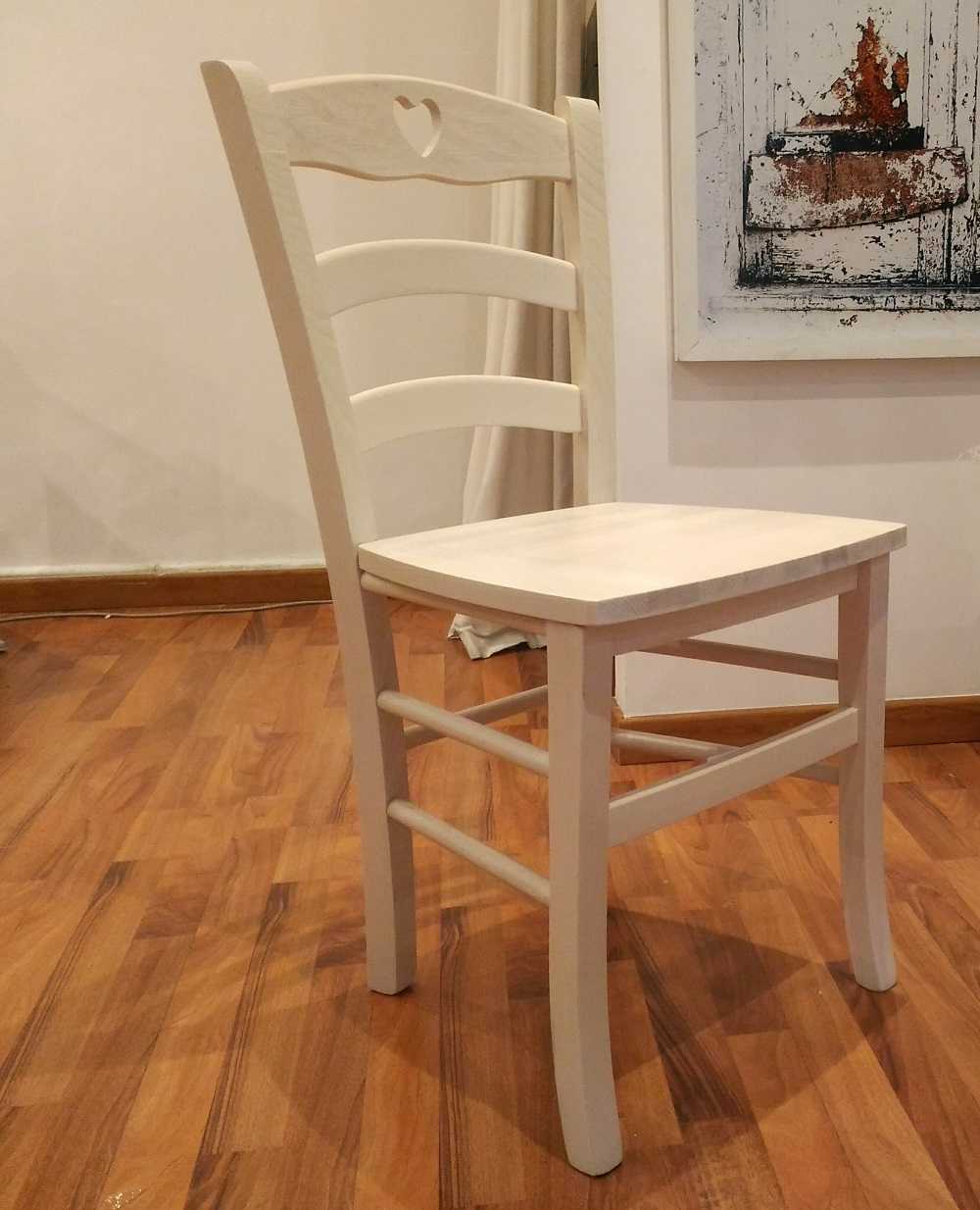 Noleggio sedia in legno bianca in Puglia