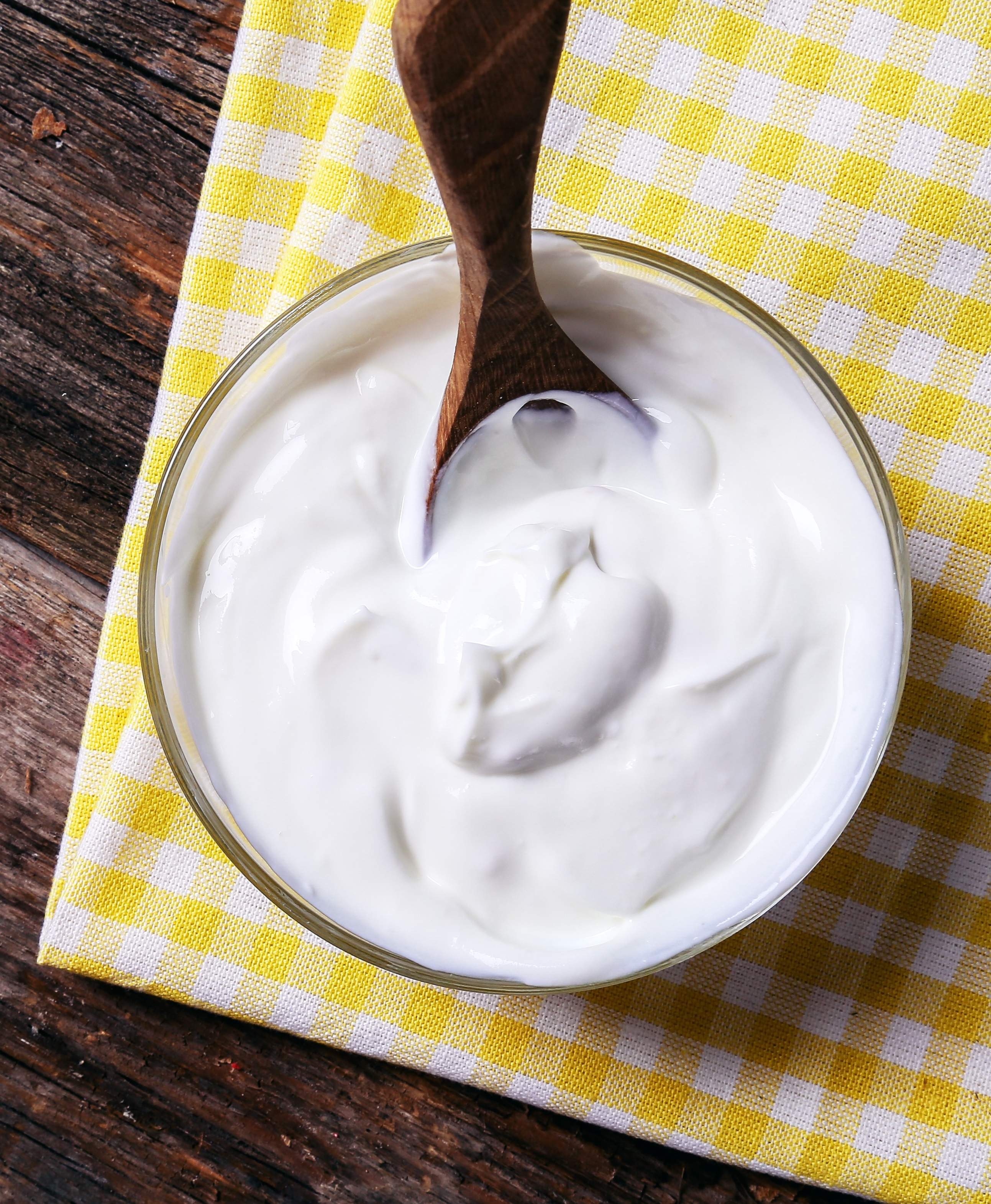 yogurt-greco-kefir-skyr-latte-acqua-lattosio-proteine-grassi-merenda-colazione-spuntino-sport