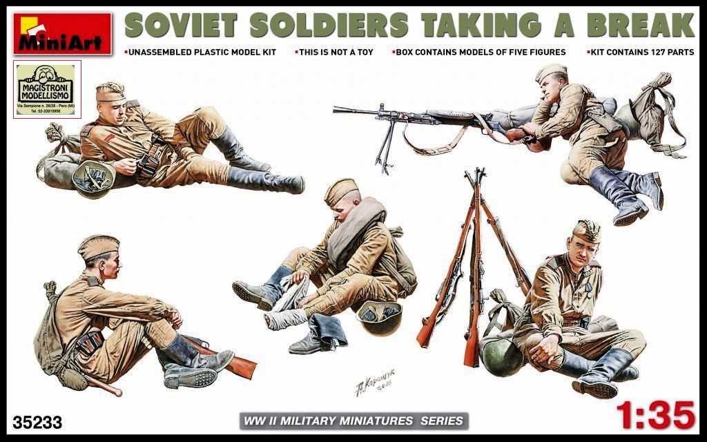 SOVIET SOLDIERS TAKING A BREAK