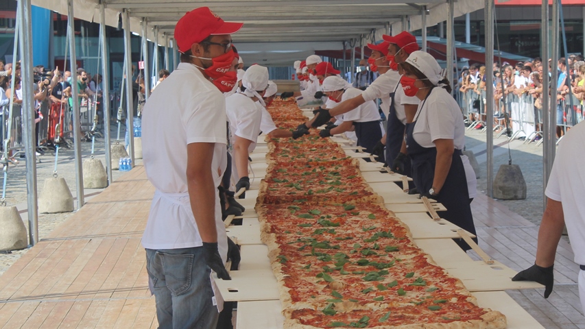 Record mondiale della pizza in pala a Rivarolo Canavese