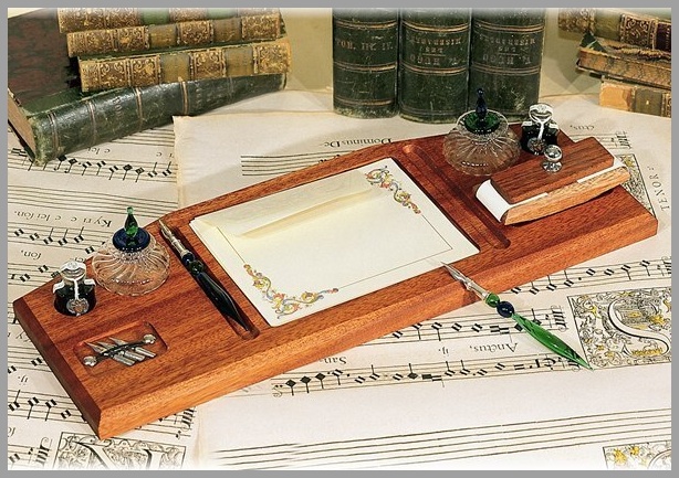 WOODEN WRITING DESK WITH MURANO GLASS PENS AND INKWELLS