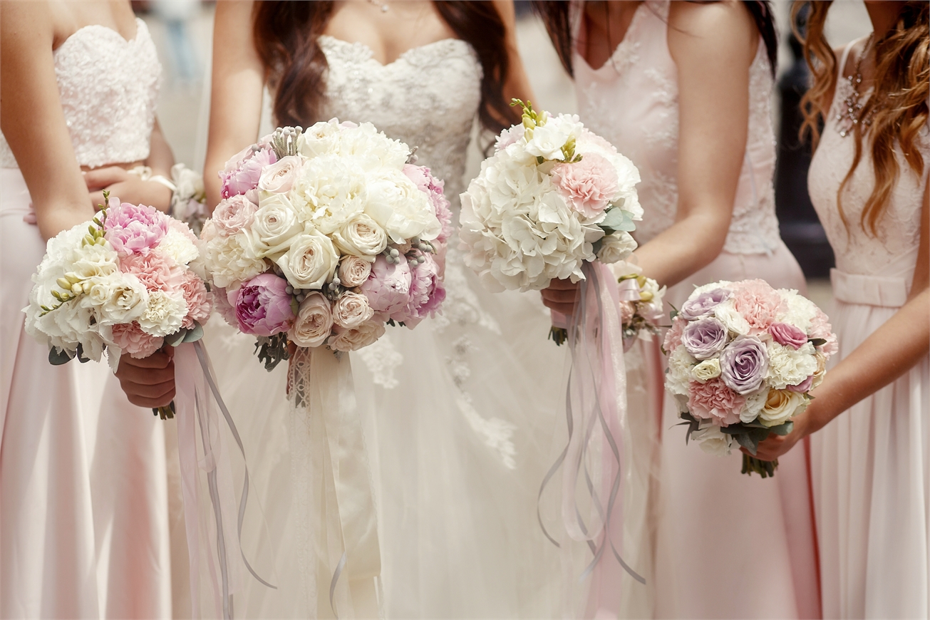 Bouquet, coroncine e braccialetti per matrimonio